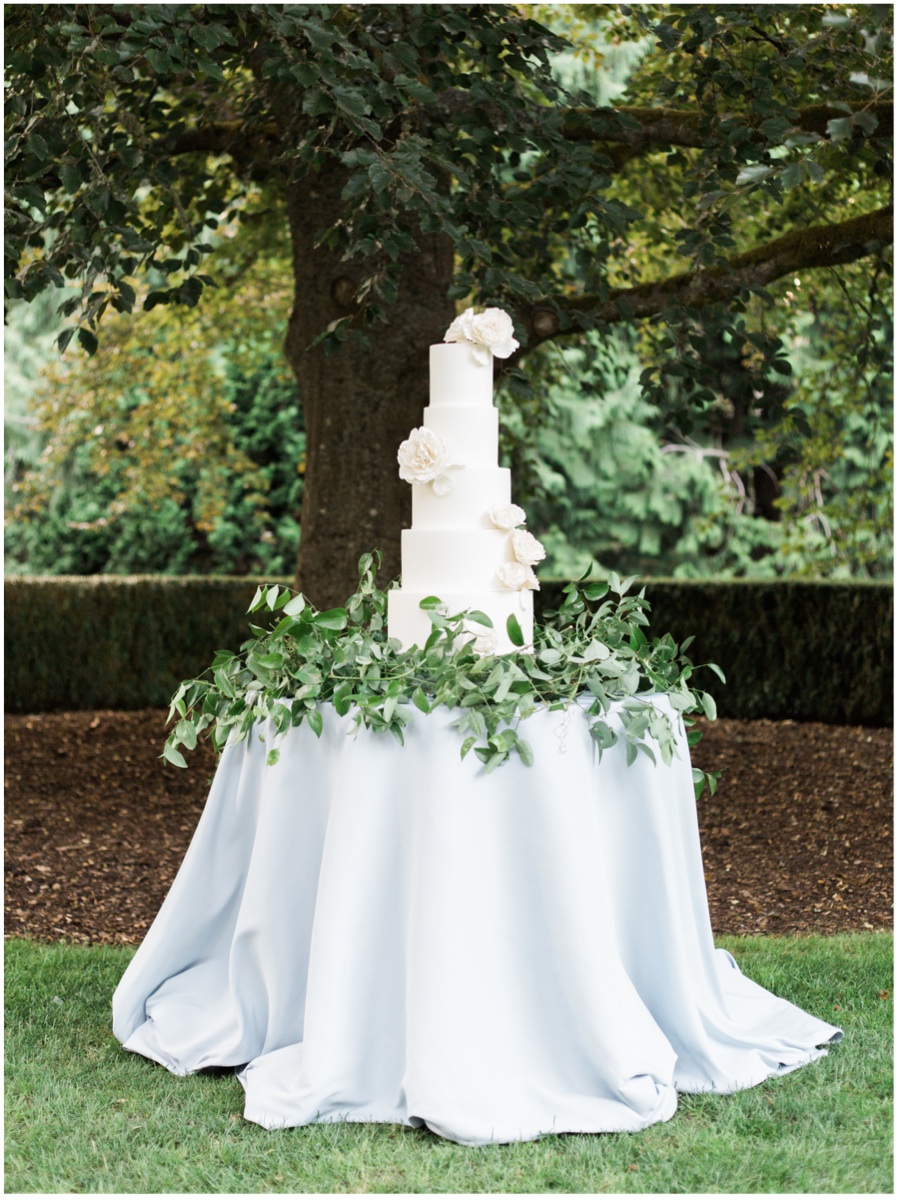 these two love life and love to have fun… their weddigg